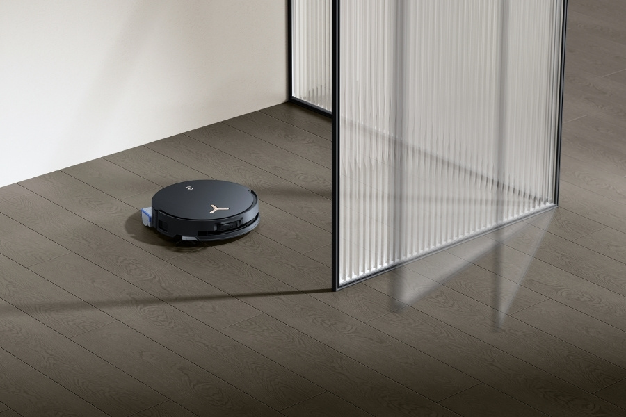 deebot robot vacuum reacts to opening doors in real time