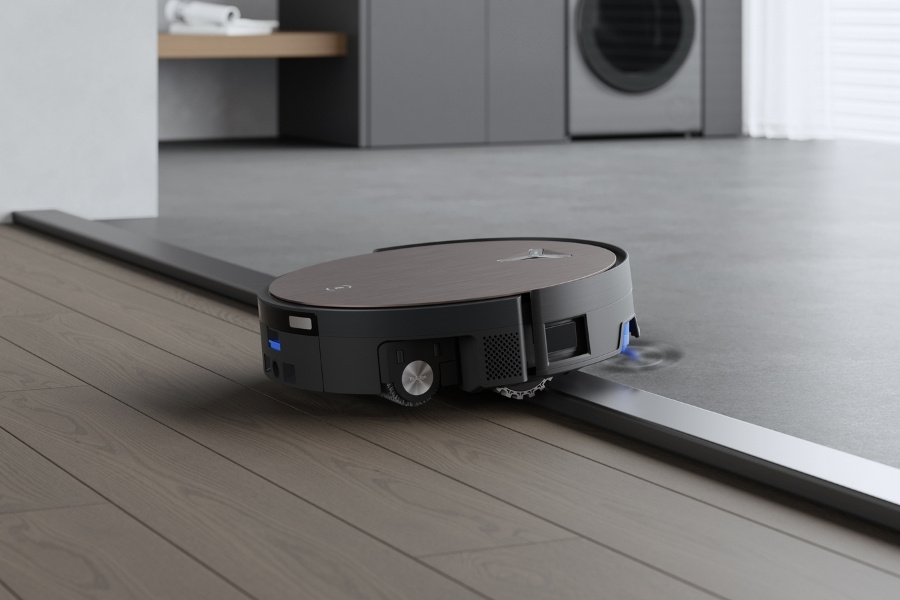 deebot saugroboter passiert eine schwelle