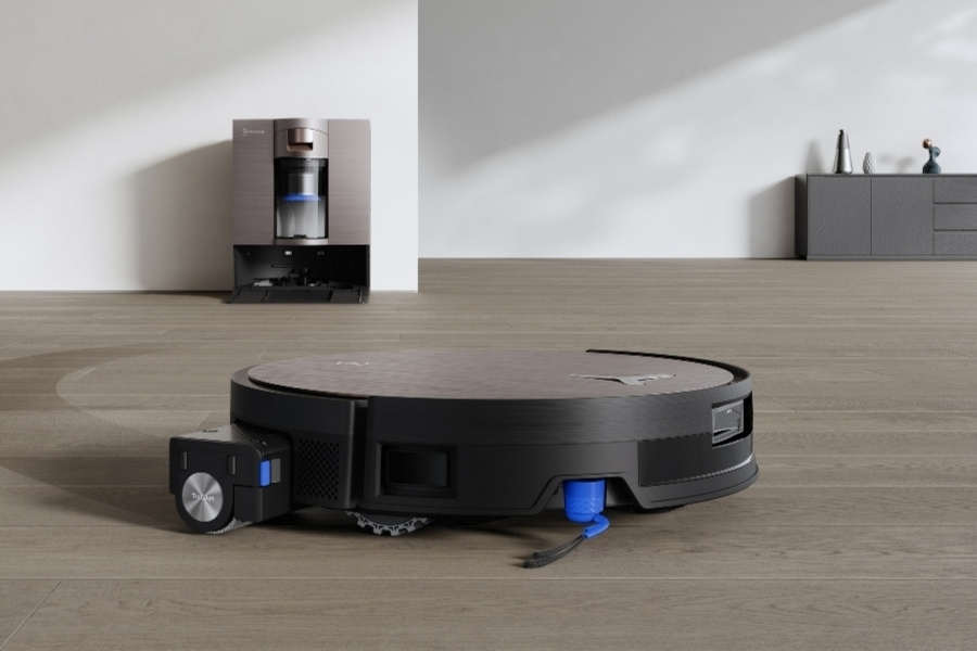 deebot saugroboter wischt vinylboden in der garderobe