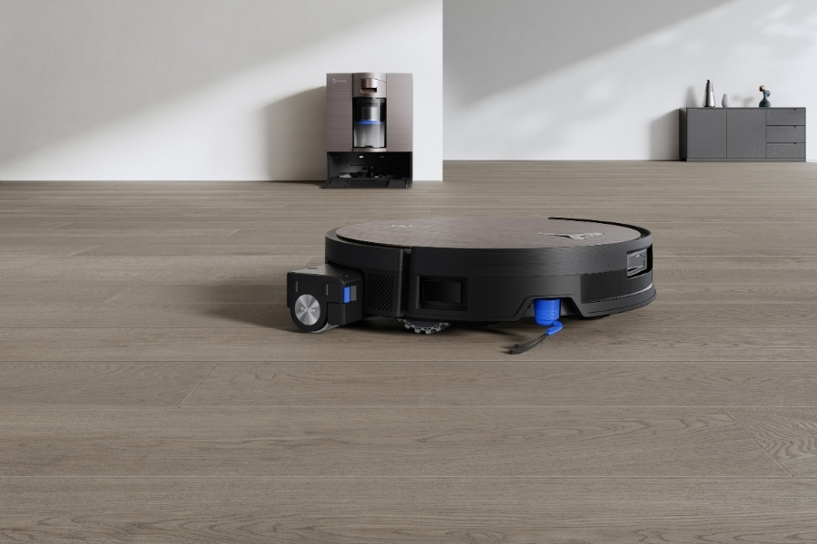 deebot-saugroboter reinigt korkboden