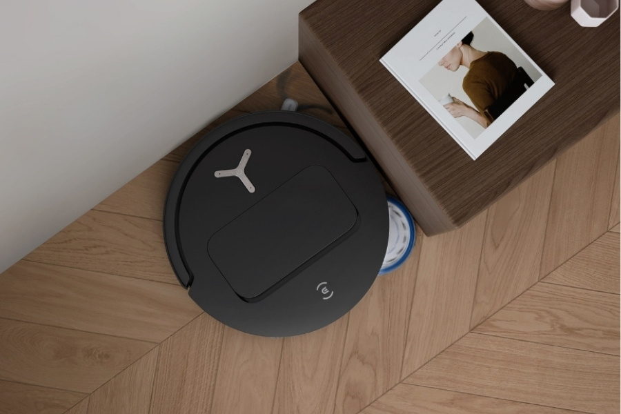 aspirateur robot deebot nettoyant des angles