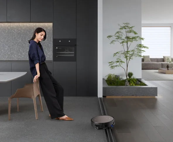 TruePass System שואב אבק רובוטי עם תחנת עגינה DEEBOT X11 OmniCyclone מבית Ecovacs