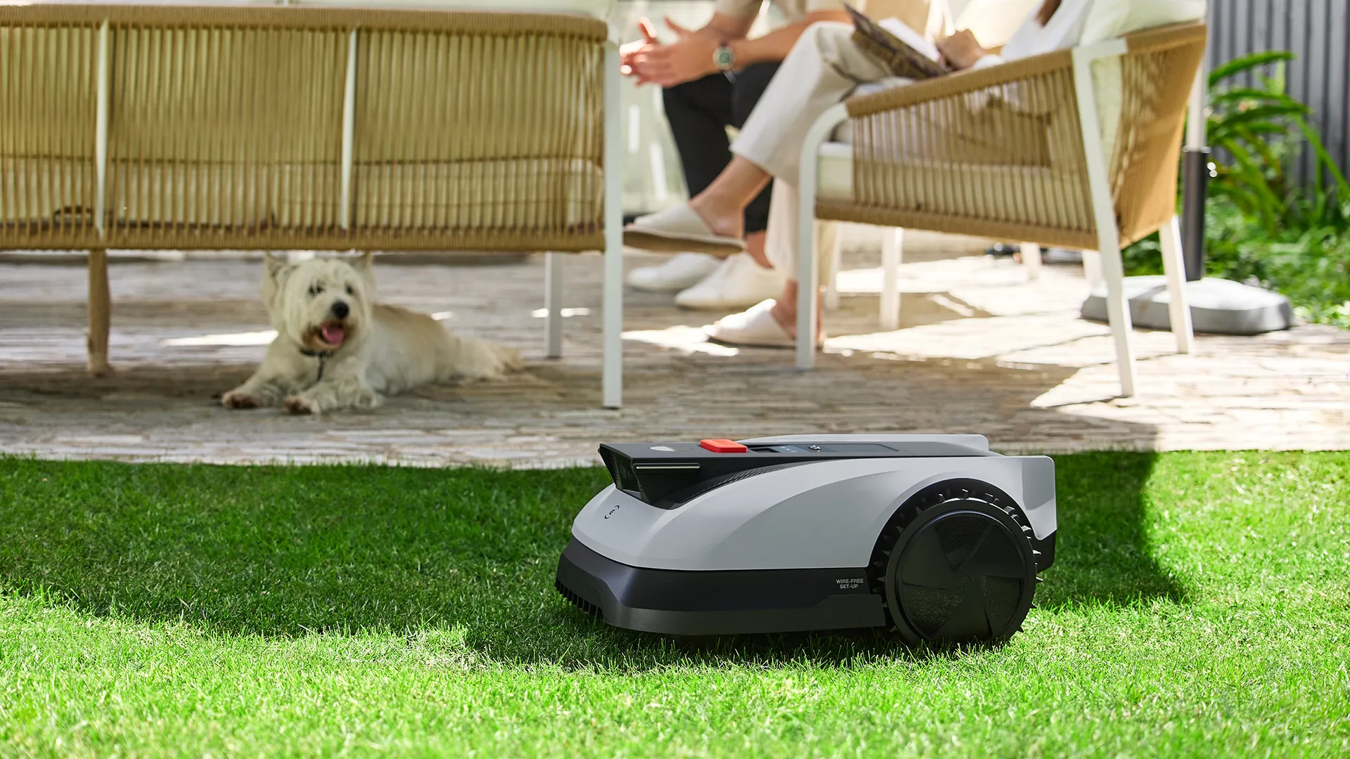GOAT O1200 RTK è una scelta intelligente per giardini di dimensioni normali con planimetrie complesse.