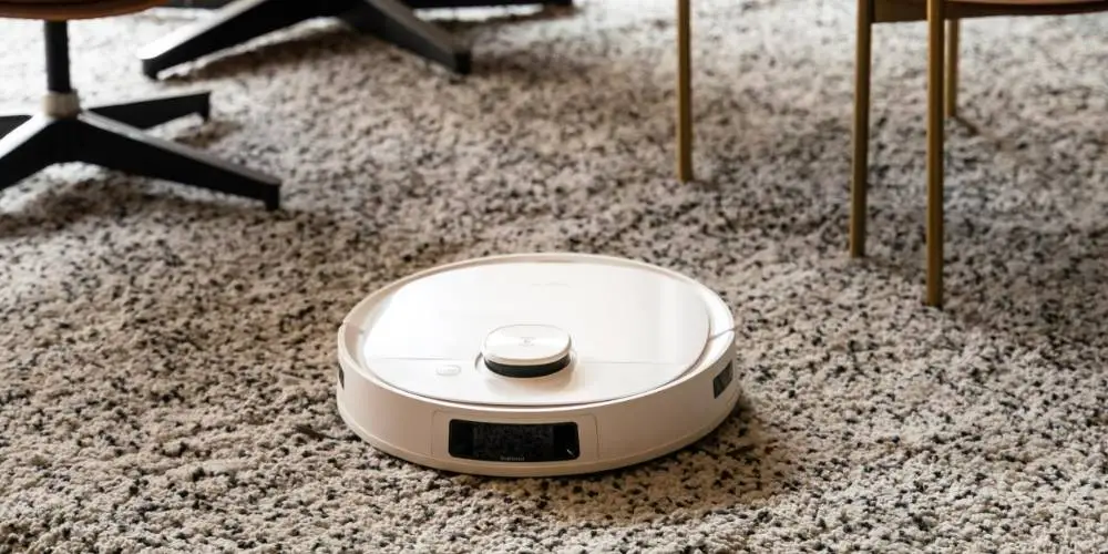 How a Robot Vacuum and Mop Can Help Keep Your Indoor Air Clean