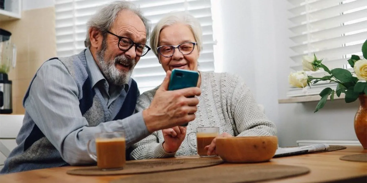 16 Best Smart Home Devices For Elderly & Seniors