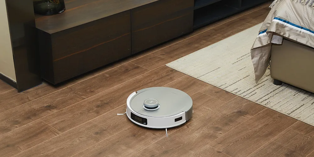Cleaning Hardwood Floors with a Vacuum Mop Robot: Quick Tips