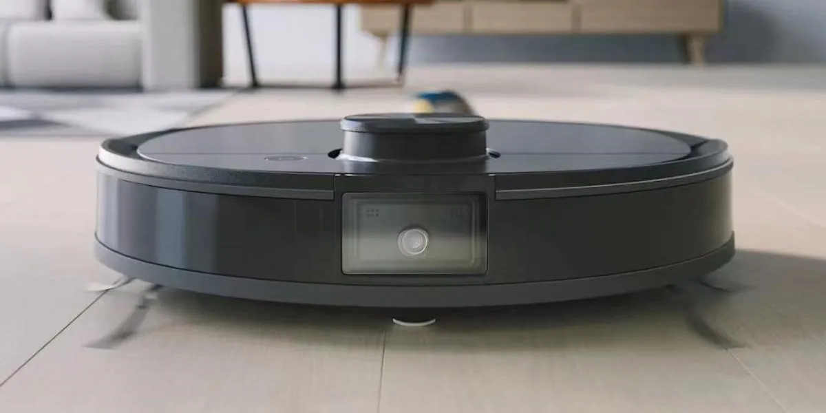 How Does A Robot Vacuum With Camera Work?