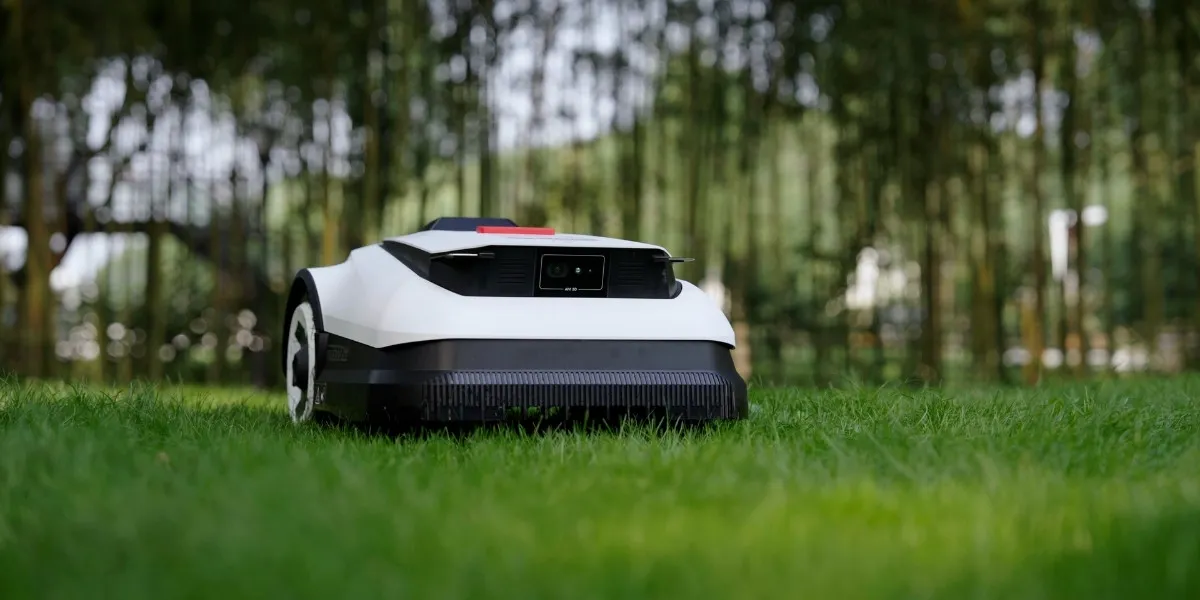 Advantages and Disadvantages of Robot Lawn Mowers