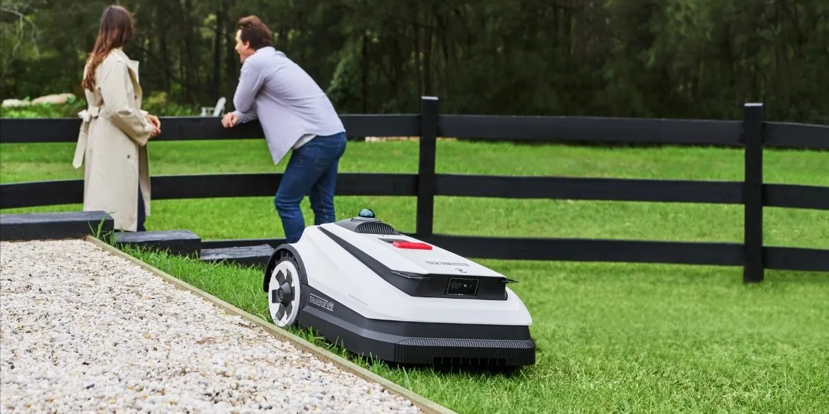 10 Benefits of Mowing Your Lawn