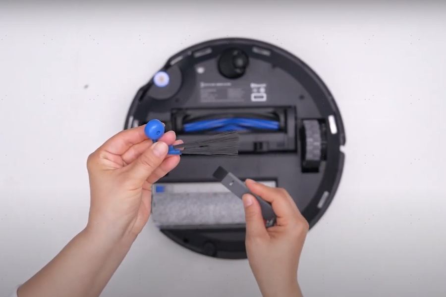a close up of vacuum cleaner brush